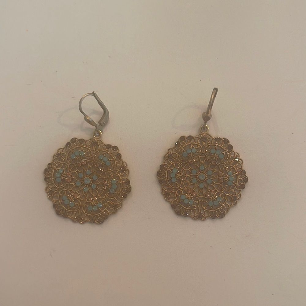 GOLD TONE EARRINGS - with stones